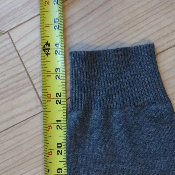 Calvin Klein Colorblock Crewneck Sweater Size Medium - Picture 10 of 12